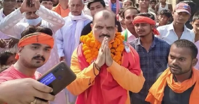 बिहार में BJP विधायक हरि भूषण ठाकुर की मांग, मुसलमानों से वोटिंग अधिकार छीने सरकार, बताया मानवता का दुश्मन