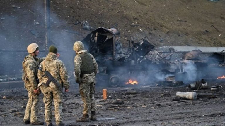यूक्रेन का दावा- दुश्मन के 4300 सैनिकों को मार गिराया, 200 से अधिक युद्धबंदी