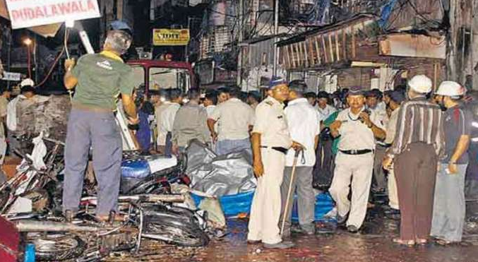 1993 मुंबई बम धमाकों का मुख्य साजिशकर्ता अबु बकर हिरासत में, UAE से लाया गया भारत