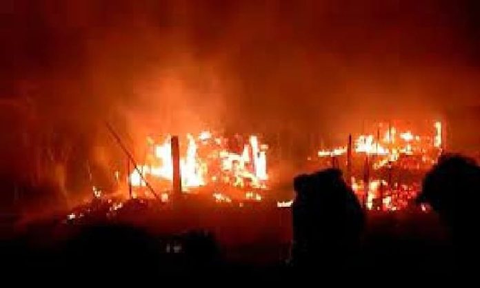 Gokulpuri Fire: दिल्ली में ददर्नाक हादसा, गोकुलपुरी गांव की झुग्गियों में लगी आग में सात लोगों की मौत