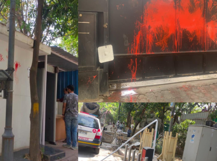 केजरीवाल के घर के बाहर उपद्रव, सिसोदिया ने लगाया बीजेपी पर सीएम के घर पर हमले का आरोप