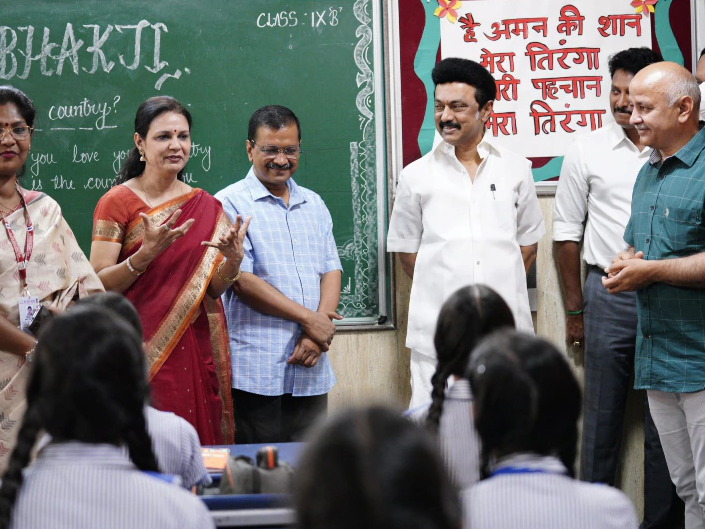 दिल्ली के स्कूल और मोहल्ला क्लिनिक को देख प्रभावित हुए एमके स्टालिन, केजरीवाल बोले- हमारे लिए सम्मान की बात