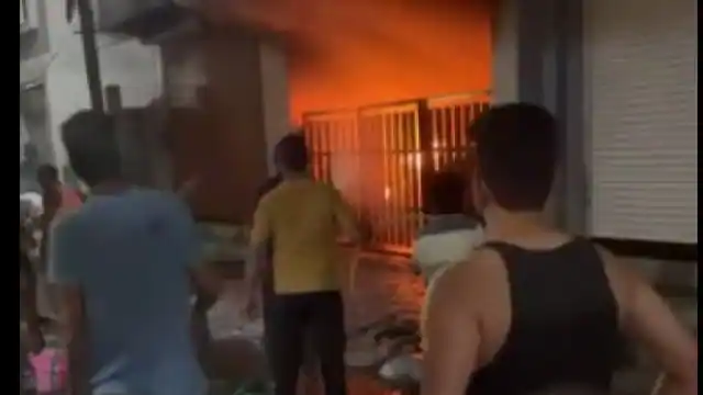 इंदौर की इमारत में लगी भीषण आग, जिंदा जल गए 7 लोग, 11 घायल