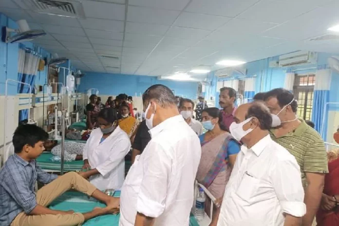 केरल के कासरगोड जिले में फूड प्वाइजनिंग से छात्रा की मौत, 18 अस्पताल में भर्ती