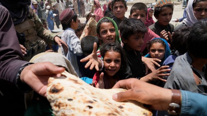 अफगानिस्तान में भूकंप की वजह से मारे गए बच्चों की संख्या 155 पहुंची, बिछड़ों को परिवार से मिलाने की कोशिश जारी
