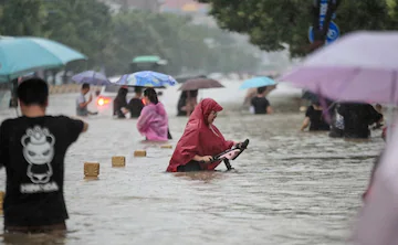 दक्षिण चीन में बाढ़ ने हजारों लोगों को घर छोड़ने के लिए किया मजबूर, जियांग्शी में 5 लाख से अधिक लोग हुए प्रभावित