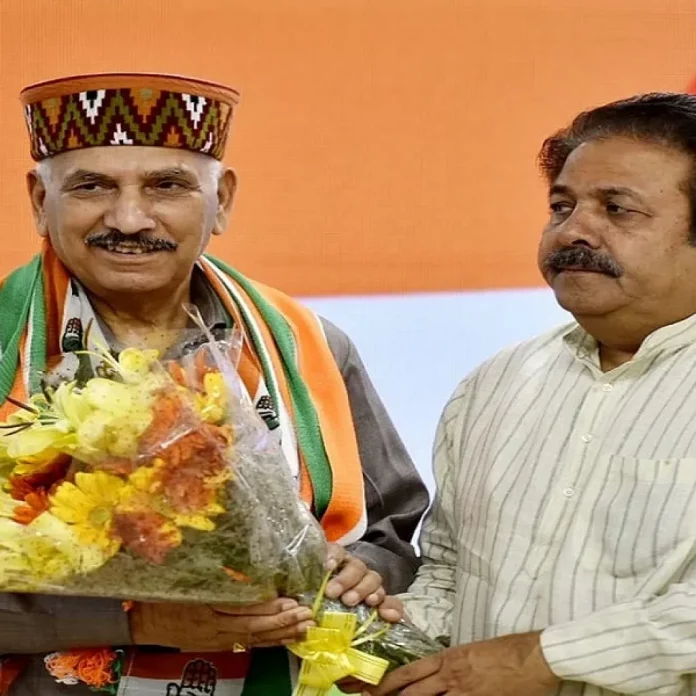 हिमाचल : पूर्व मंत्री व हिमाचल भाजपा के पूर्व प्रदेश अध्यक्ष खिमी राम कांग्रेस में शामिल, भाजपा को बड़ा झटका हिमाचल : पूर्व मंत्री व हिमाचल भाजपा के पूर्व प्रदेश अध्यक्ष खिमी राम कांग्रेस में शामिल, भाजपा को बड़ा झटका
