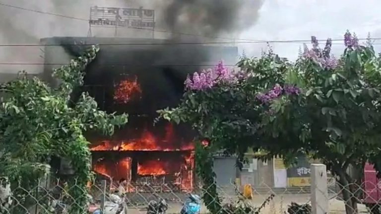जबलपुर के अस्पताल में लगी भीषण आग, अब तक 10 लोगों की मौत