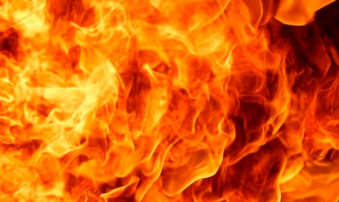 शाहदरा के फैक्ट्री में जलती बीड़ी फेंकने की वजह से लगी थी आग, उजड़ गए दो हसंते-खेलते परिवार