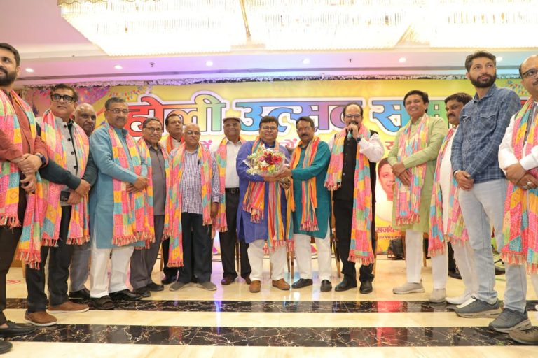होली मिलन समारोह आयोजित किया गया सीईटीपी सोसाइटी  द्वारा : नरेंद्र छाबड़ा