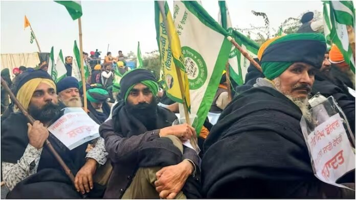 केंद्र के बातचीत के न्यौते के बाद 121 किसानों ने तोड़ा अनशन, डल्लेवाल के समर्थन में कर रहे थे प्रदर्शन डल्लेवाल