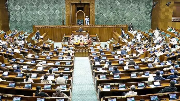 Waqf Amendment Bill JPC Report: संसद में कल पेश की जा सकती है वक्फ संशोधन बिल पर बनी जेपीसी की रिपोर्ट Waqf Amendment Bill