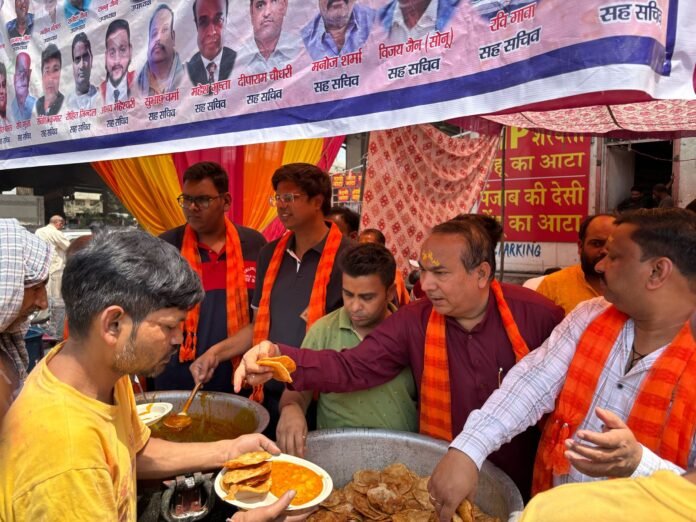 फ्रेंड्स कॉलोनी इंडस्ट्रियलिस्ट एसोसिएशन द्वारा हनुमान जयंती के पावन अवसर पर भव्य भंडारे का आयोजन : डॉ.अनिल गुप्ता डॉ.अनिल गुप्ता