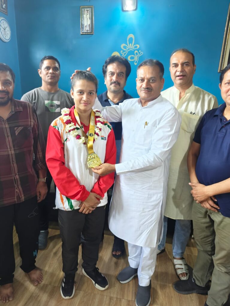 अहाना शर्मा
