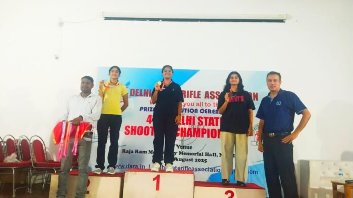 शूटर रोशनी पंडित का दिल्ली स्टेट में व्यक्तिगत और टीम स्पर्धा में स्वर्ण पदक शूटर रोशनी पंडित