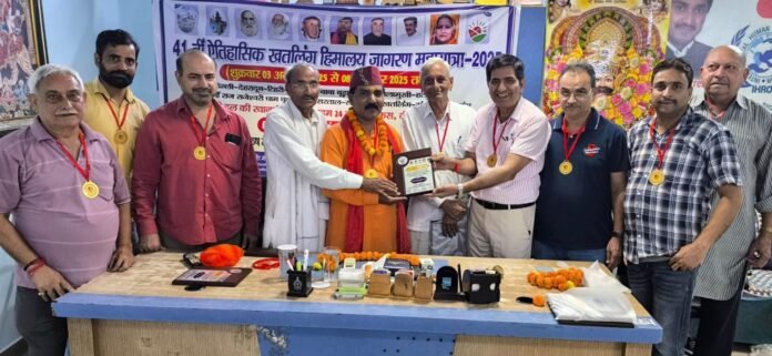 नई दिल्ली से खतलिंग हिमालय जागरण महायात्रा रवाना : प्रो. सूर्य प्रकाश सेमवाल प्रो. सूर्य प्रकाश सेमवाल