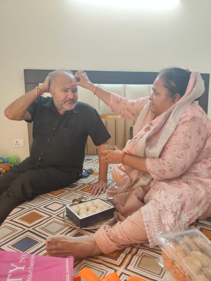 धूमधाम से मनाया गया भैया दूज का पर्व राजधानी में भैया दूज