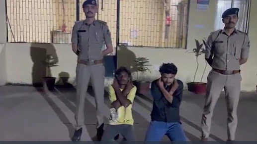 sword-dagger-attack-friend-dispute-arrest-vadodara-police