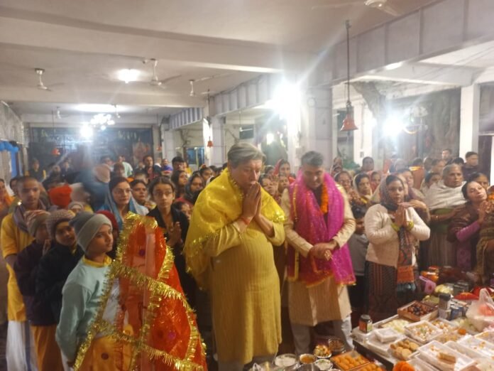 भागवत में श्री कृष्ण बाल लीला ,चीर हरण व गिरिराज पूजन का व्याख्यान राजीव साहनी नें लगाया प्रभु को छप्पन भोग का भोग श्री कृष्ण बाल लीला