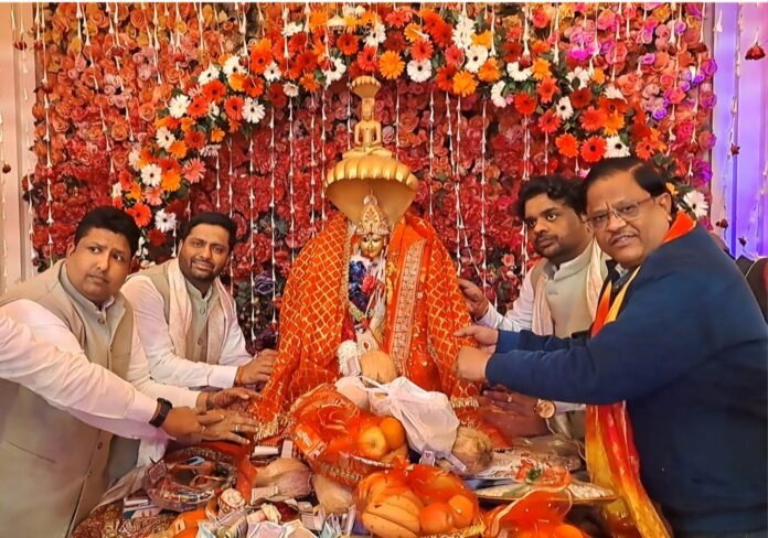 जैन युवा मंच छोटा बाजार शाहदरा के संयोजन में हुआ 16 वां माँ पद्मावती जागरण जैन युवा मंच