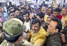 Indigo Flights Cancelled: इंडिगो फ्लाइट्स कैंसिल होने से देशभर में हाहाकार, यात्रियों का रो-रोकर बुरा हाल, एयरपोर्ट्स पर अफरा-तफरी