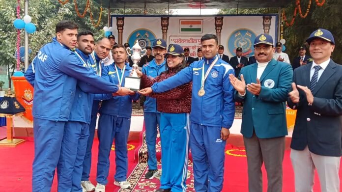 रैपिड एक्शन फोर्स की खेल प्रतियोगिता का समापन समारोह आयोजित अध्यक्षता पुलिस महानिरीक्षक सीमा डुडिया ने की रैपिड एक्शन फोर्स