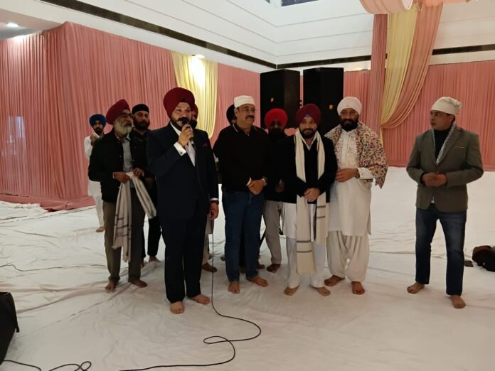 गुरचरण सिंह राजू द्वारा आयोजित शुकराना कीर्तन समागम में पहुंचे भाजपा कांग्रेस के दिग्गज नेता गुरचरण सिंह राजू