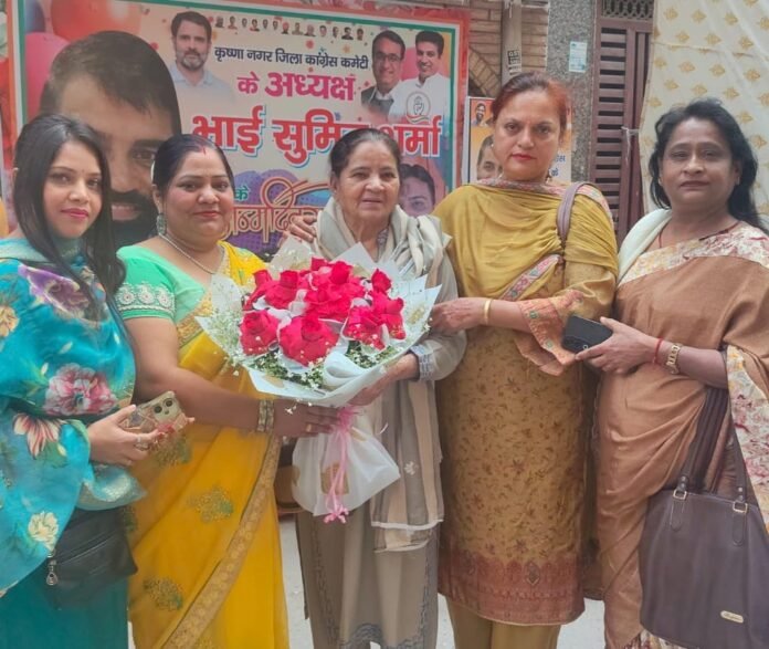महिला कांग्रेस जिलाध्यक्ष सुनीता धवन का जन्मदिन मनाया गया जिला अध्यक्ष सुमित शर्मा के कार्यालय पर : जवाहर जवाहर