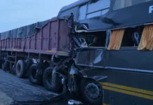 Yamuna Expressway Accident: ट्रेलर से टकराई वोल्वो बस, 4 यात्रियों की मौत, 19 घायल Yamuna Expressway Accident