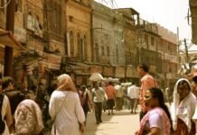 Yamuna Bazar Demolition: दिल्ली के यमुना बाजार में बुलडोजर कार्रवाई, 300 से अधिक घर खाली कराए जा रहे