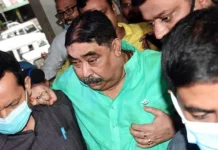 West Bengal Politics: ममता बनर्जी को बड़ा राजनीतिक झटका, अनुब्रत मंडल ऋतब्रत बनर्जी गुट में शामिल, नई जिला समिति का ऐलान Mamata Banerjee, Anubrata Mondal, Ritabrata Banerjee, West Bengal Politics, TMC