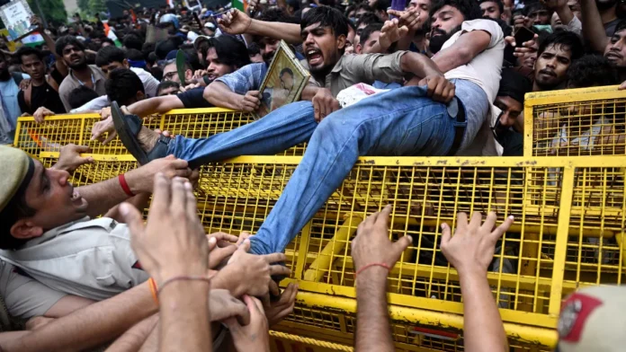CJP Protest, Delhi Police, Parliament March, Monsoon Session, Delhi News CJP Protest, Delhi Police, Parliament March, Monsoon Session, Delhi News