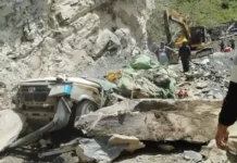 Himachal Car Accident: लाहौल-स्पीति में दर्दनाक हादसा, चलती टाटा सूमो पर गिरीं चट्टानें; 13 लोगों की मौत, 2 घायल Himachal Car Accident, Lahaul Spiti, Rockfall, Himachal News, Road Accident