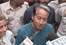 Sonam Wangchuk: अस्पताल से डिस्चार्ज होकर राजघाट पहुंचे सोनम वांगचुक, बापू को दी श्रद्धांजलि; बोले- हिंसा से बिगड़ सकता था मामला Sonam Wangchuk, Rajghat, Sonam Wangchuk Discharged,