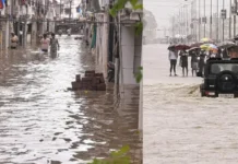 Surat Rain: भारी बारिश और बाढ़ बनी काल, 7 दिनों में 47 लोगों की मौत, पीड़ित परिवारों को मिलेगी 4 लाख रुपये की सहायता