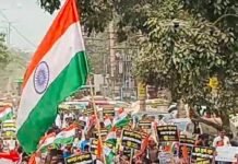 Independence Day Delhi: हाजी जरीफ फाउंडेशन नें कबीर नगर में धूमधाम से मनाया आज़ादी का महापर्व