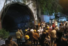 Uttarakhand Tunnel Accident: चमोली में निर्माणाधीन टनल में भूस्खलन, 18 मजदूर फंसे; दो को सुरक्षित निकाला गया Uttarakhand Tunnel Accident, Chamoli Landslide, VPHEP Tunnel, Tunnel Rescue Operation, Pushkar Singh Dhami
