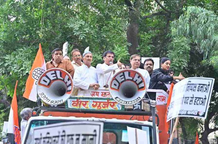 Congress leaders who protested demanding the arrest of Gyanesh Kumar were taken into custody_