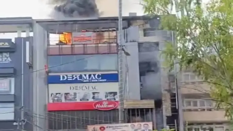 Model Town fire, Haldiram outlet fire, Delhi building fire, Delhi Fire Service, Model Town rescue