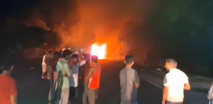 Khagaria Bus Fire, NH31 Bus Fire, Nepal Pilgrims, Bihar Bus Accident, Gaya Pilgrims Khagaria Bus Fire, NH31 Bus Fire, Nepal Pilgrims, Bihar Bus Accident, Gaya Pilgrims