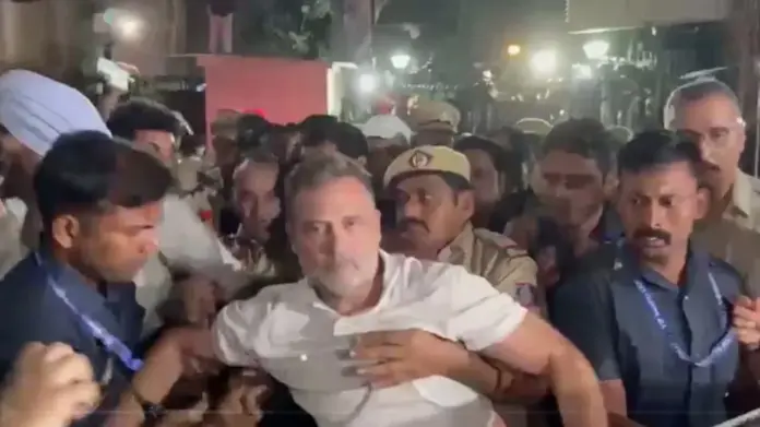 INDIA Bloc Protest, Rahul Gandhi, Priyanka Gandhi, Gyanesh Kumar, Election Commission Protest INDIA Bloc Protest, Rahul Gandhi, Priyanka Gandhi, Gyanesh Kumar, Election Commission Protest