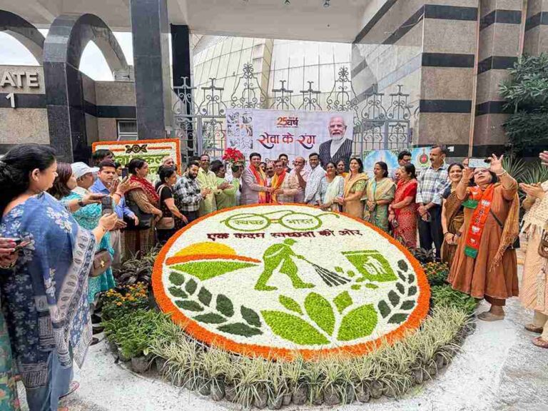 'Colors of service' under 'Seva Sankalp Abhiyan' by BJP Shahdara District